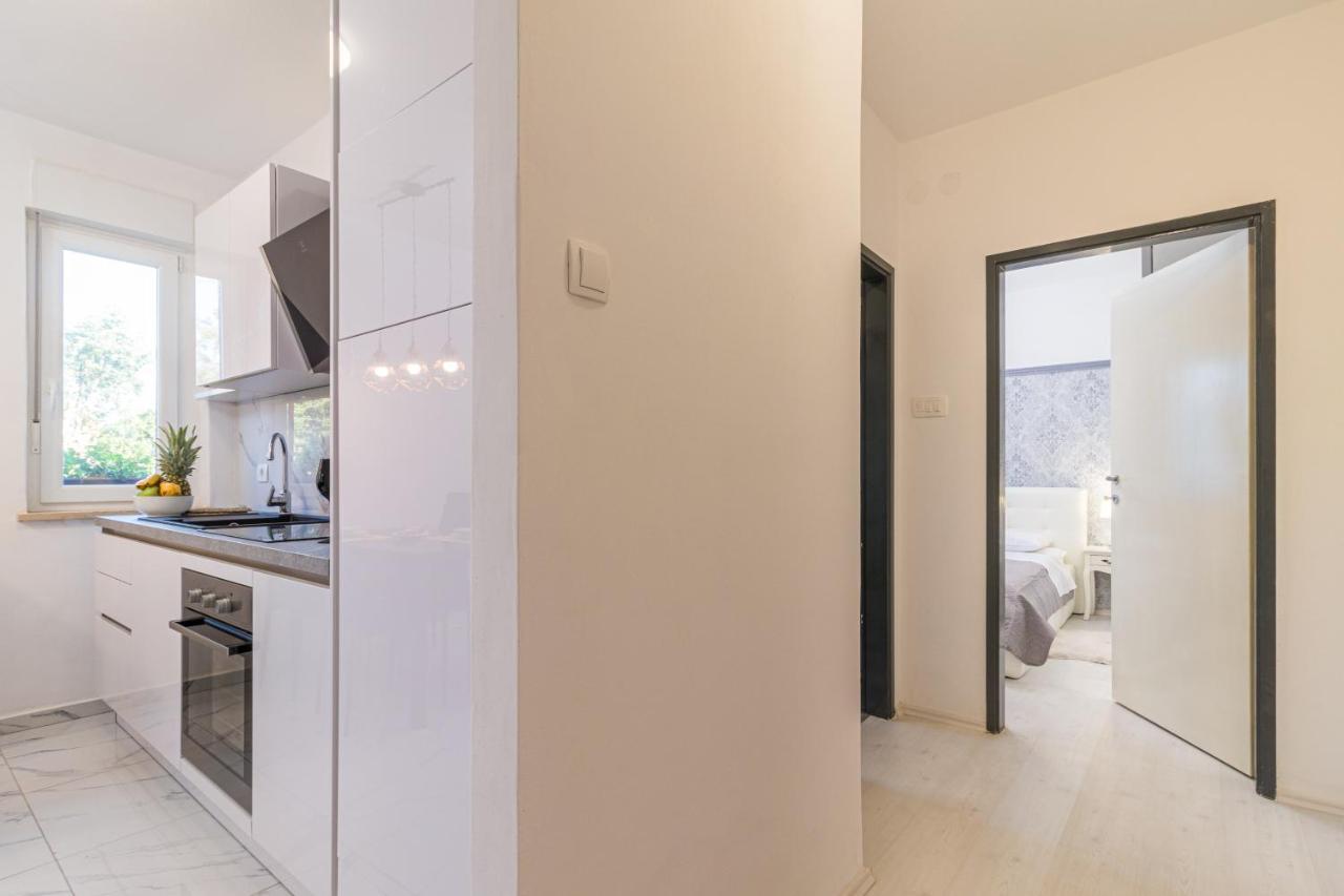 Three Waves Apartment New Пула Екстериор снимка