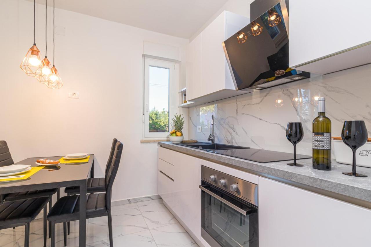Three Waves Apartment New Пула Екстериор снимка