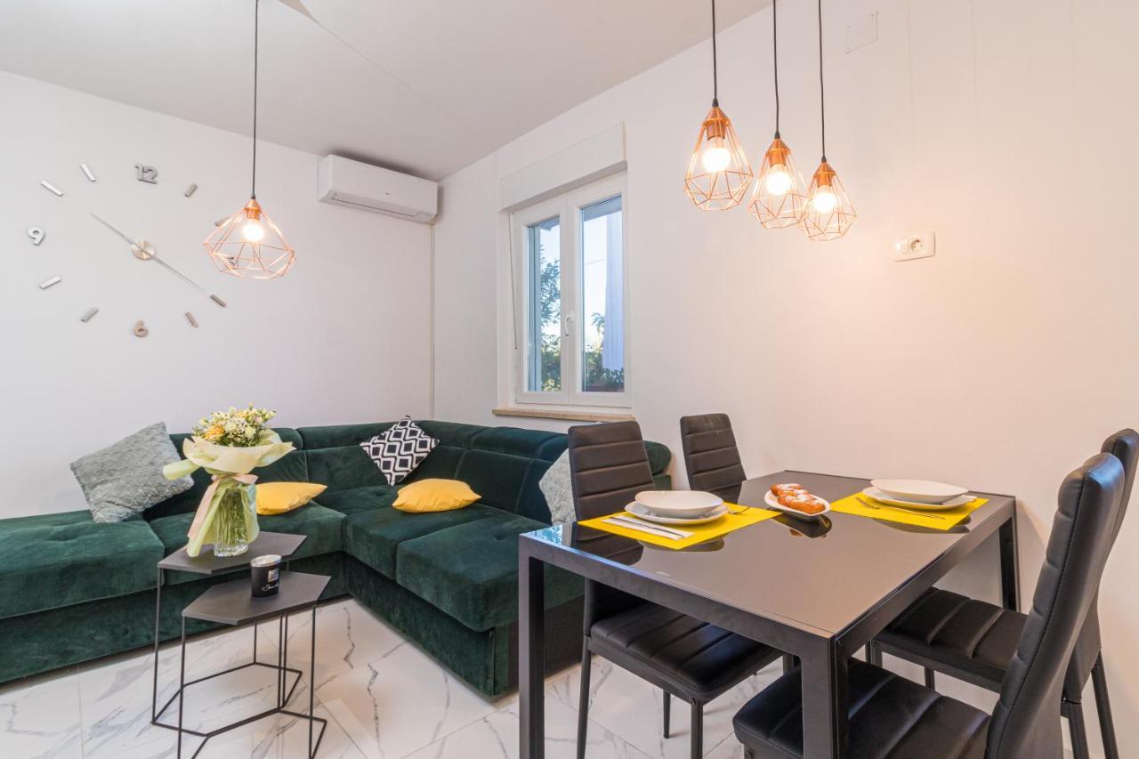 Three Waves Apartment New Пула Екстериор снимка