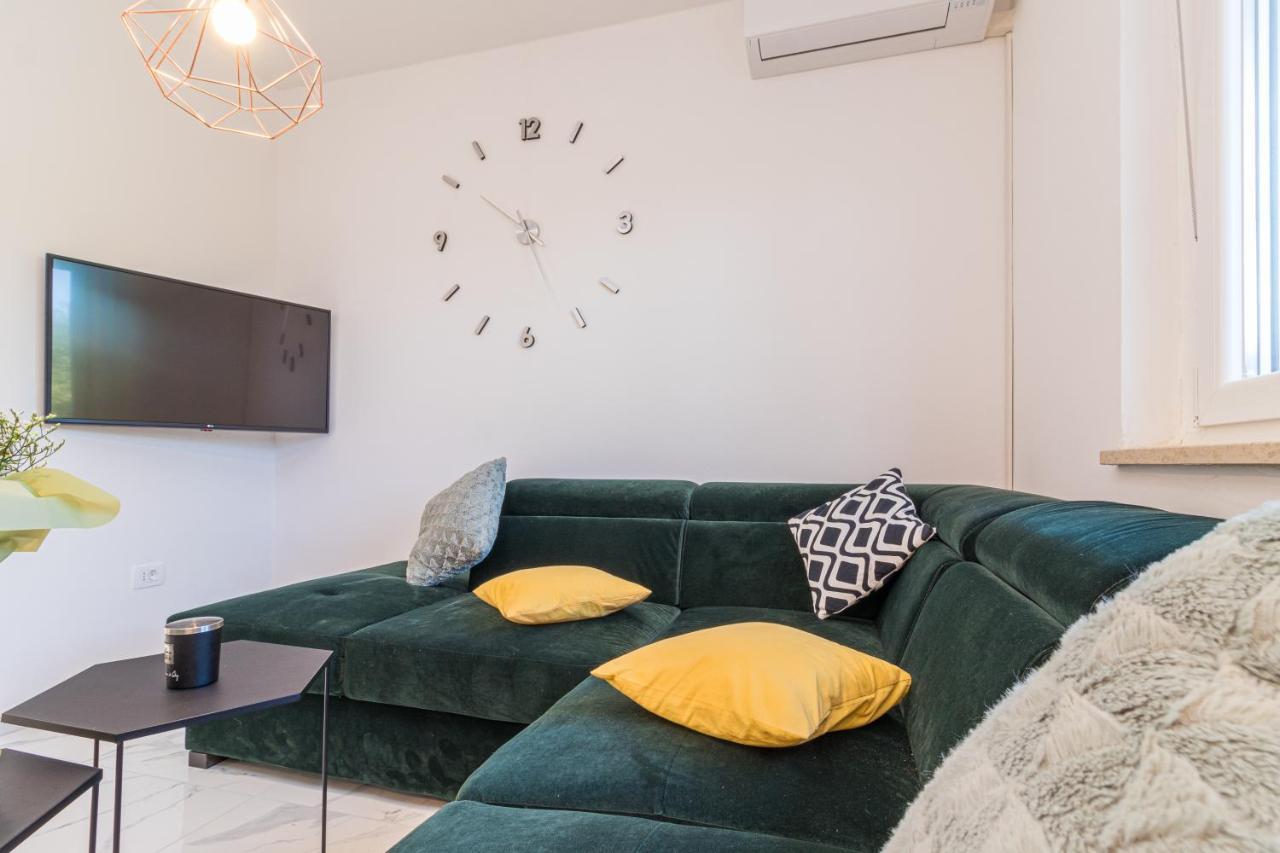 Three Waves Apartment New Пула Екстериор снимка