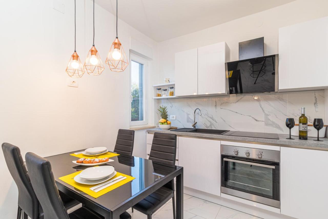 Three Waves Apartment New Пула Екстериор снимка