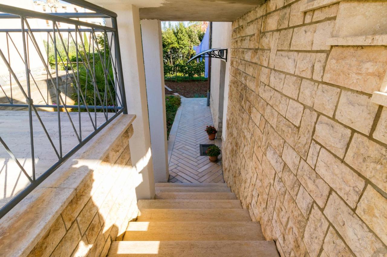 Three Waves Apartment New Пула Екстериор снимка