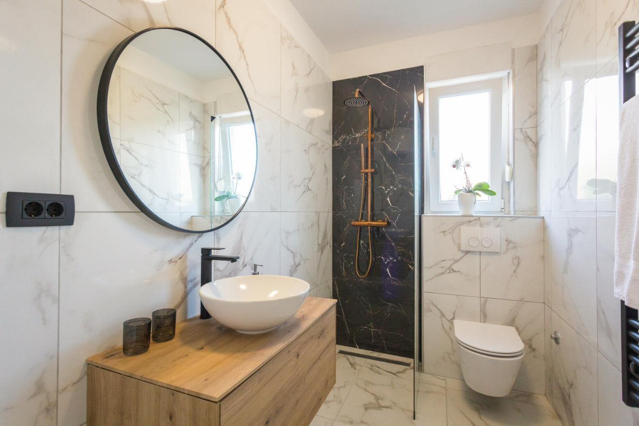Three Waves Apartment New Пула Екстериор снимка